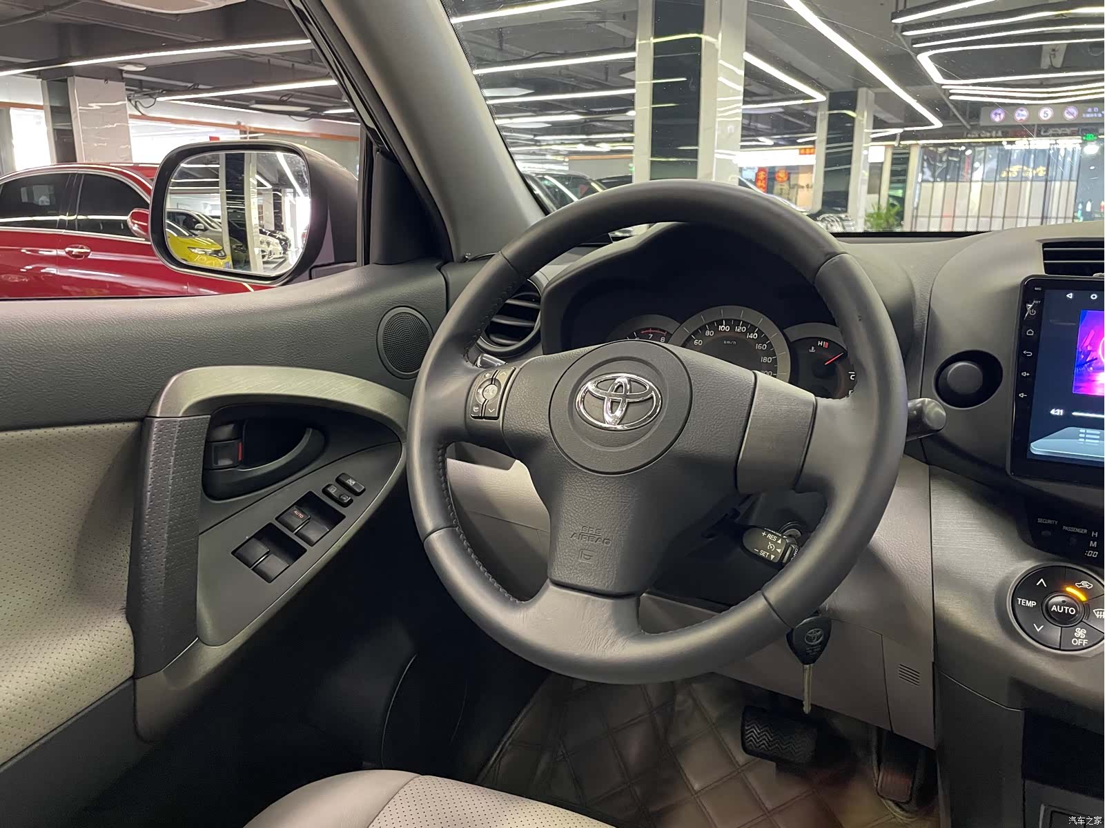 Toyota RAV4, 2011 13