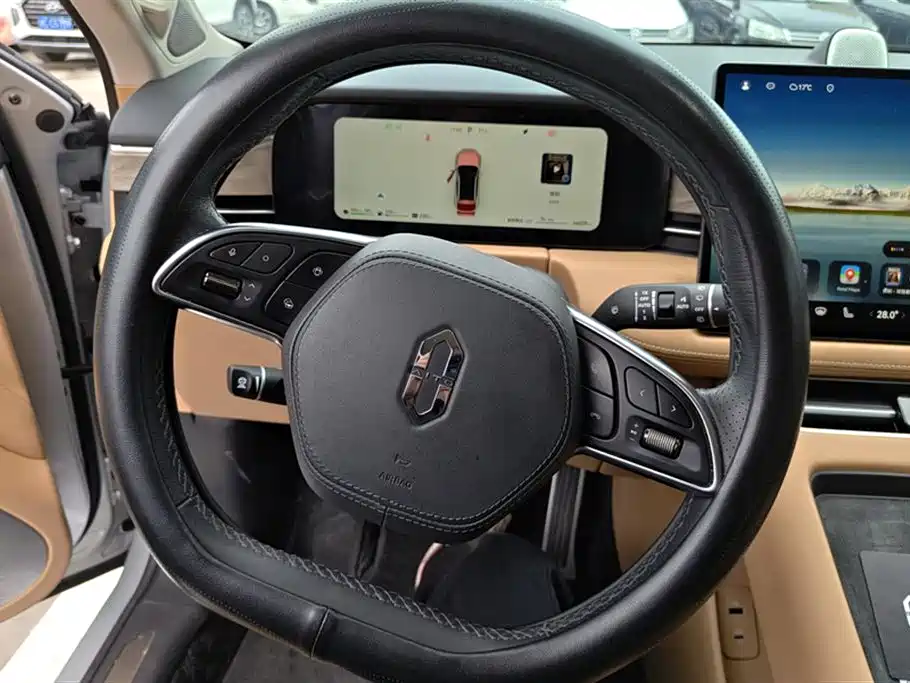 AITO Ask the world M5