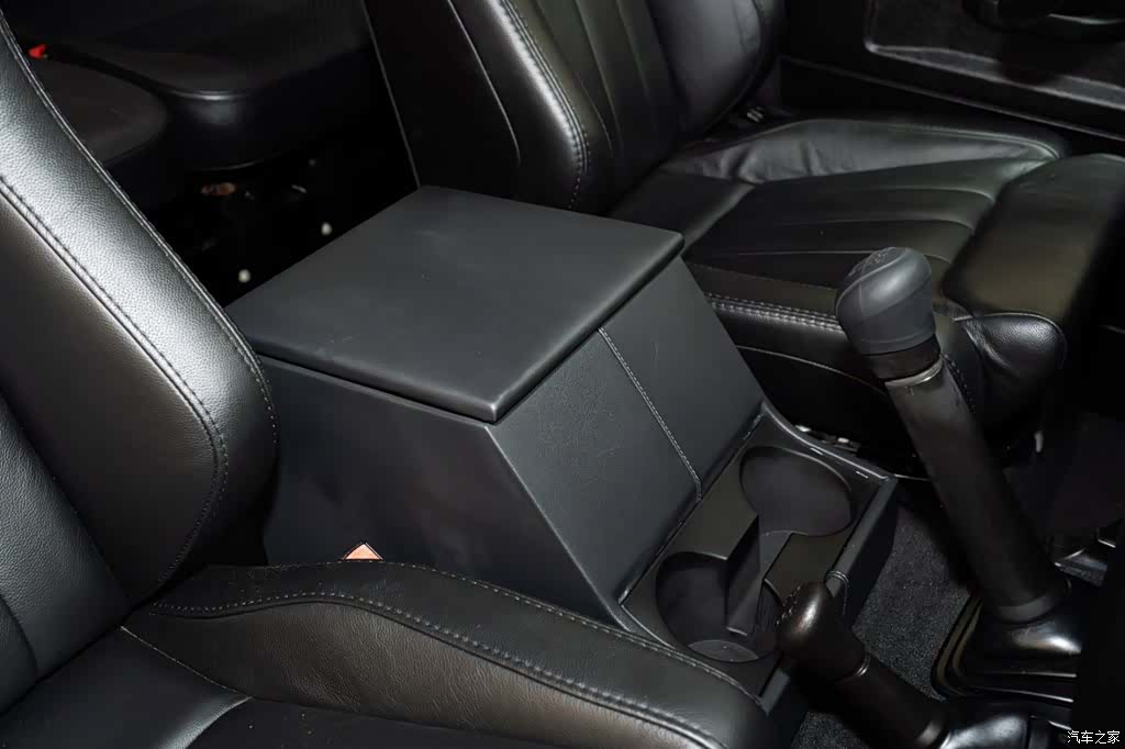 Land Rover Defender, 2008 13