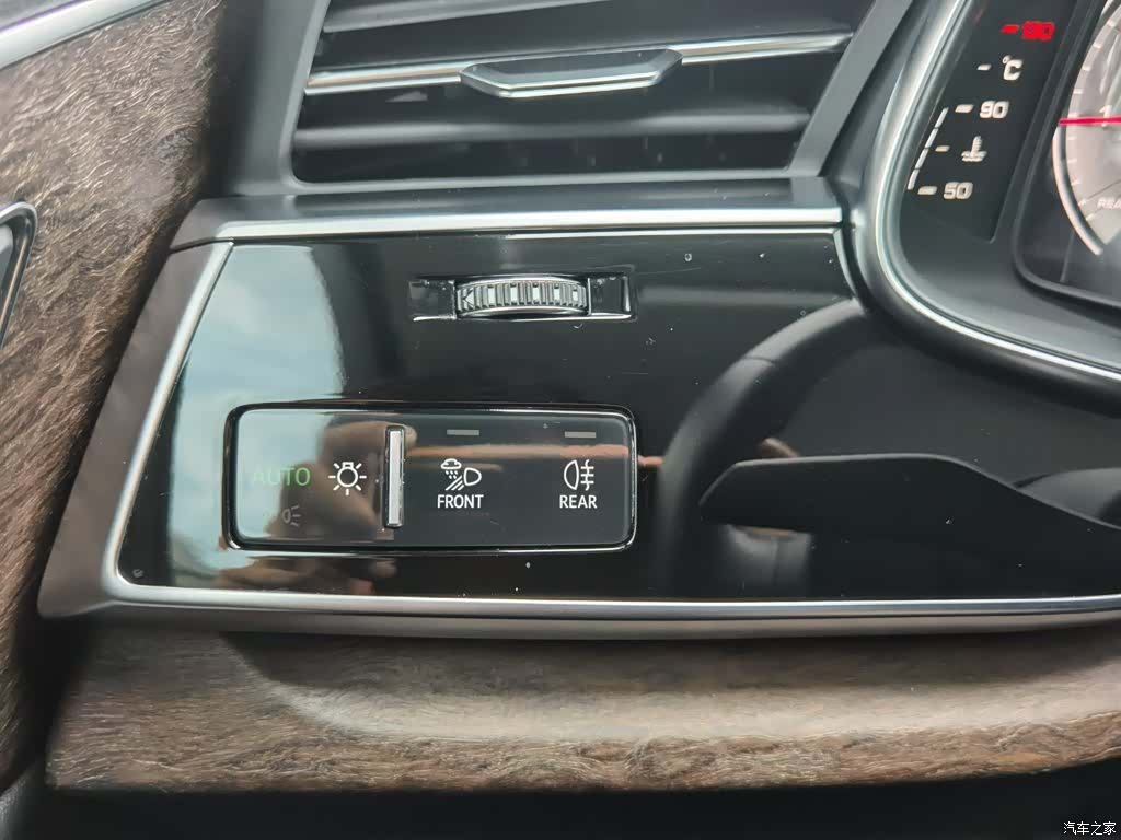 Audi Q7, 2023 14