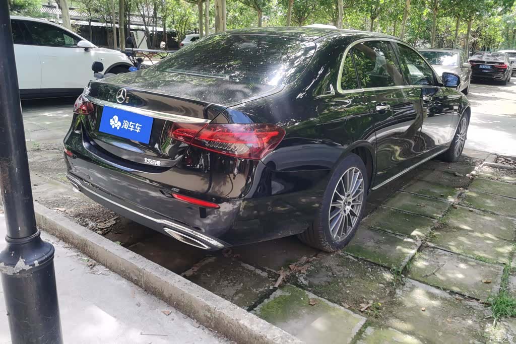 Mercedes-Benz E-Class, 2022 3