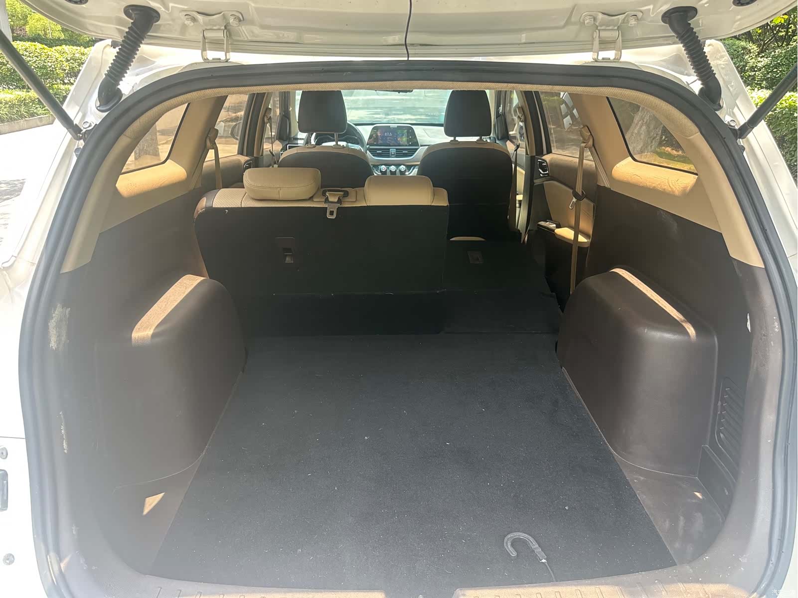 Wuling 310W, 2017 11