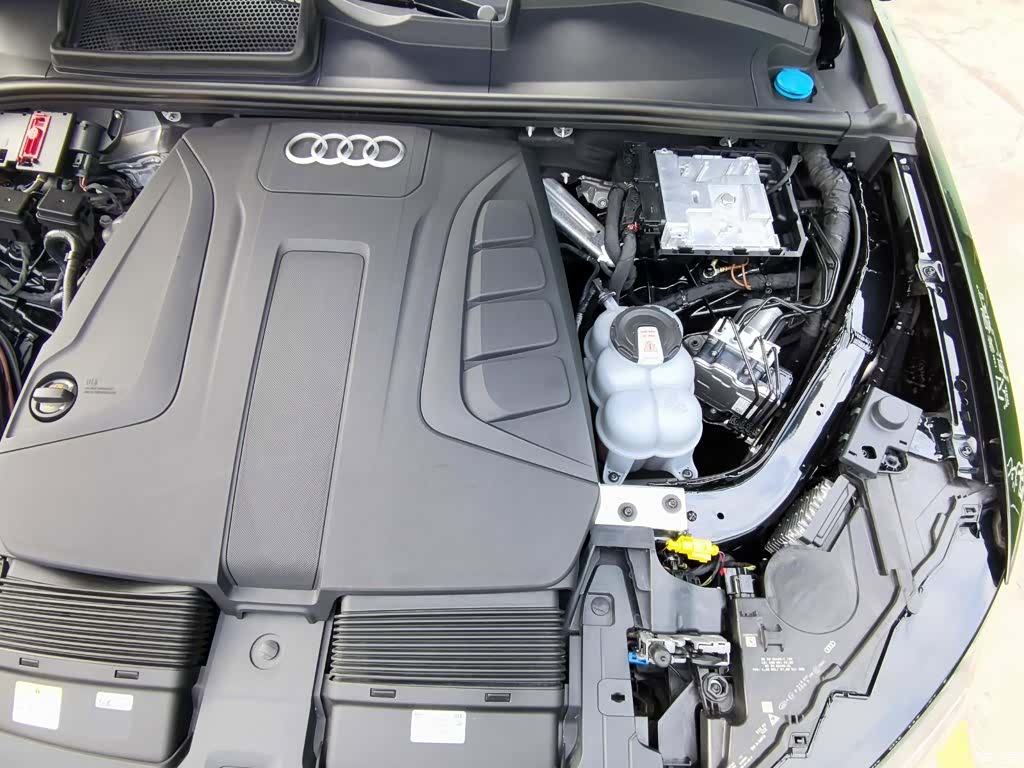 Audi Q7, 2023 9