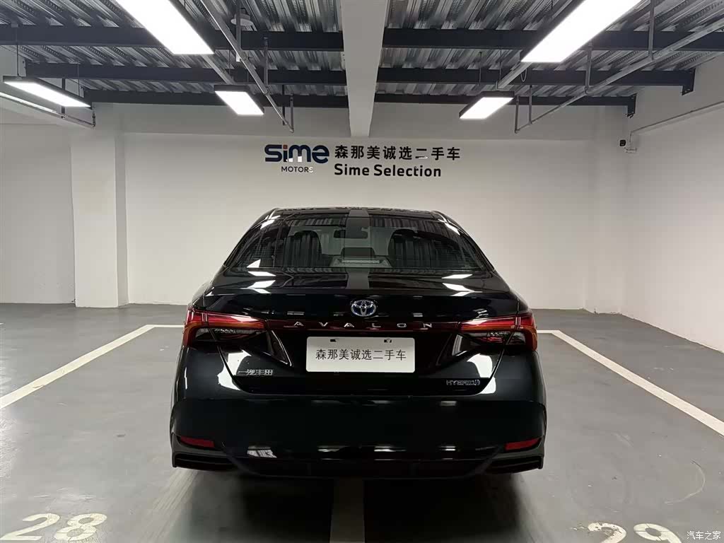 Toyota Avalon, 2022 все фото