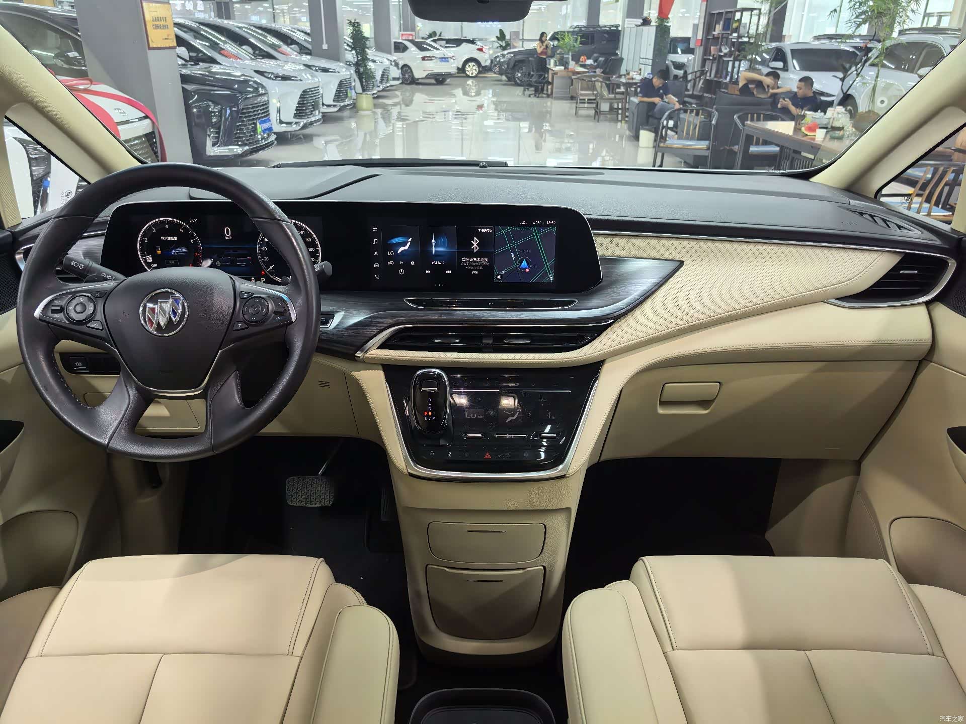 Buick GL8, 2022 4