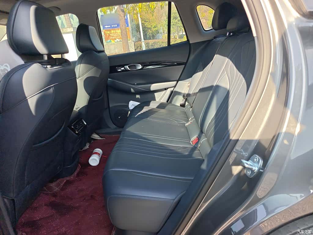 Geely Galaxy E5, 2025 13