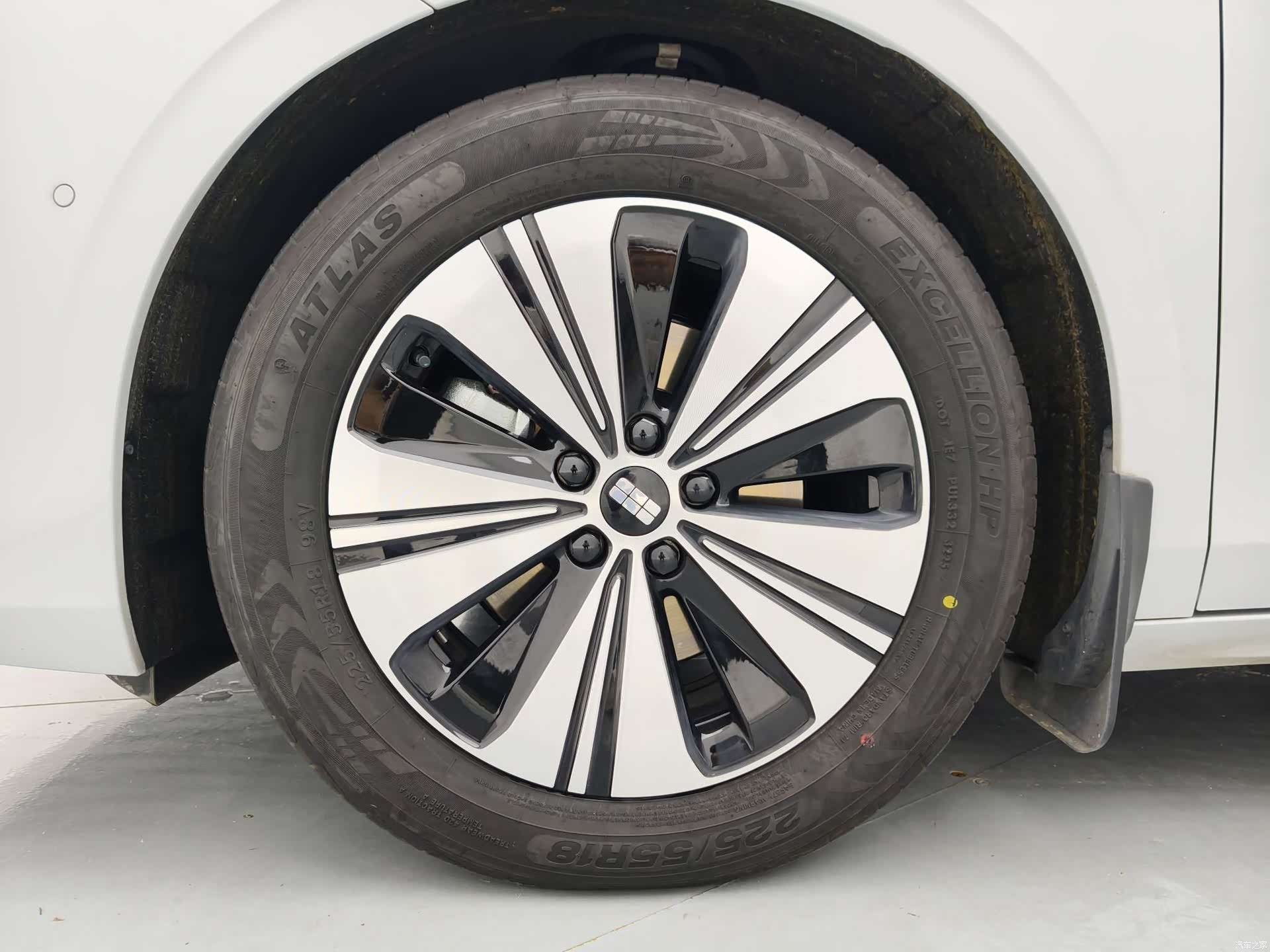 Geely A7, 2025 32