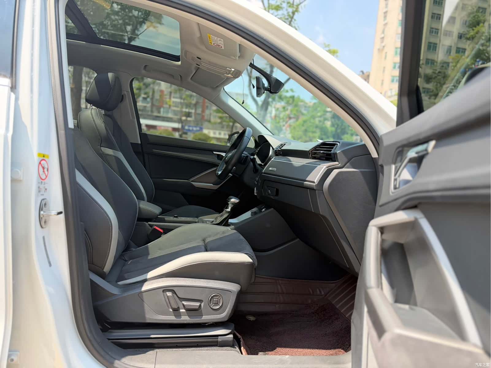 Audi Q3, 2022 10