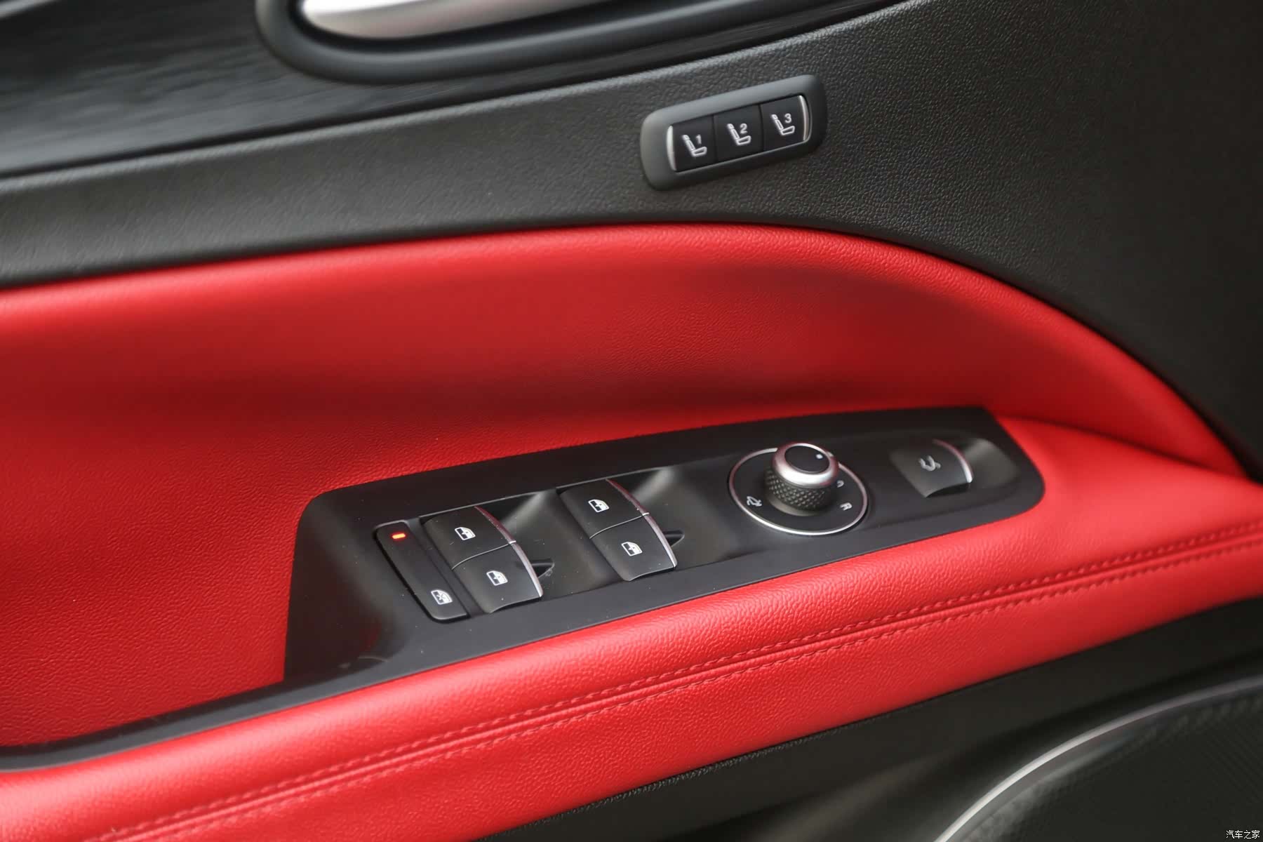 Alfa Romeo Stelvio, 2019 11