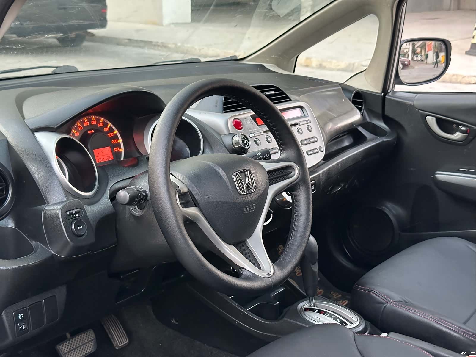 Honda Fit, 2011 14
