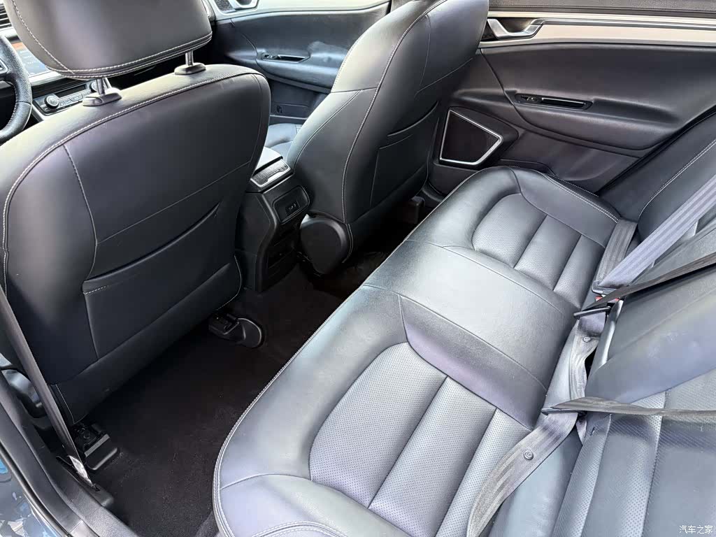 Geely Emgrand, 2017 9