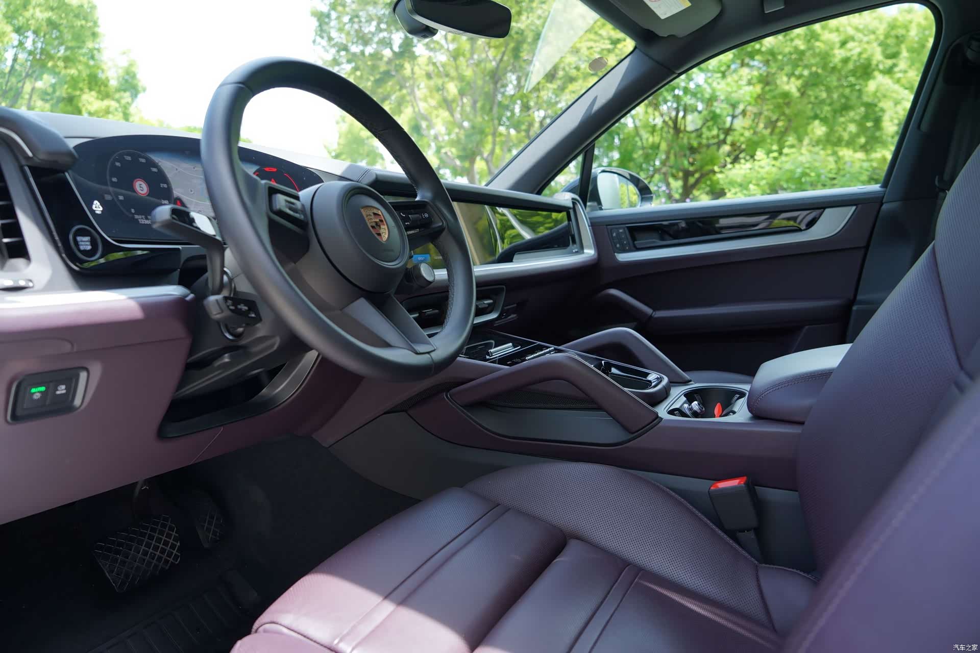 Porsche Cayenne, 2025 12