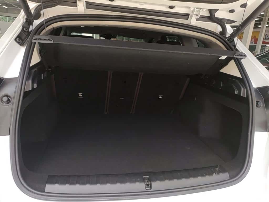 BMW iX1, 2025 19