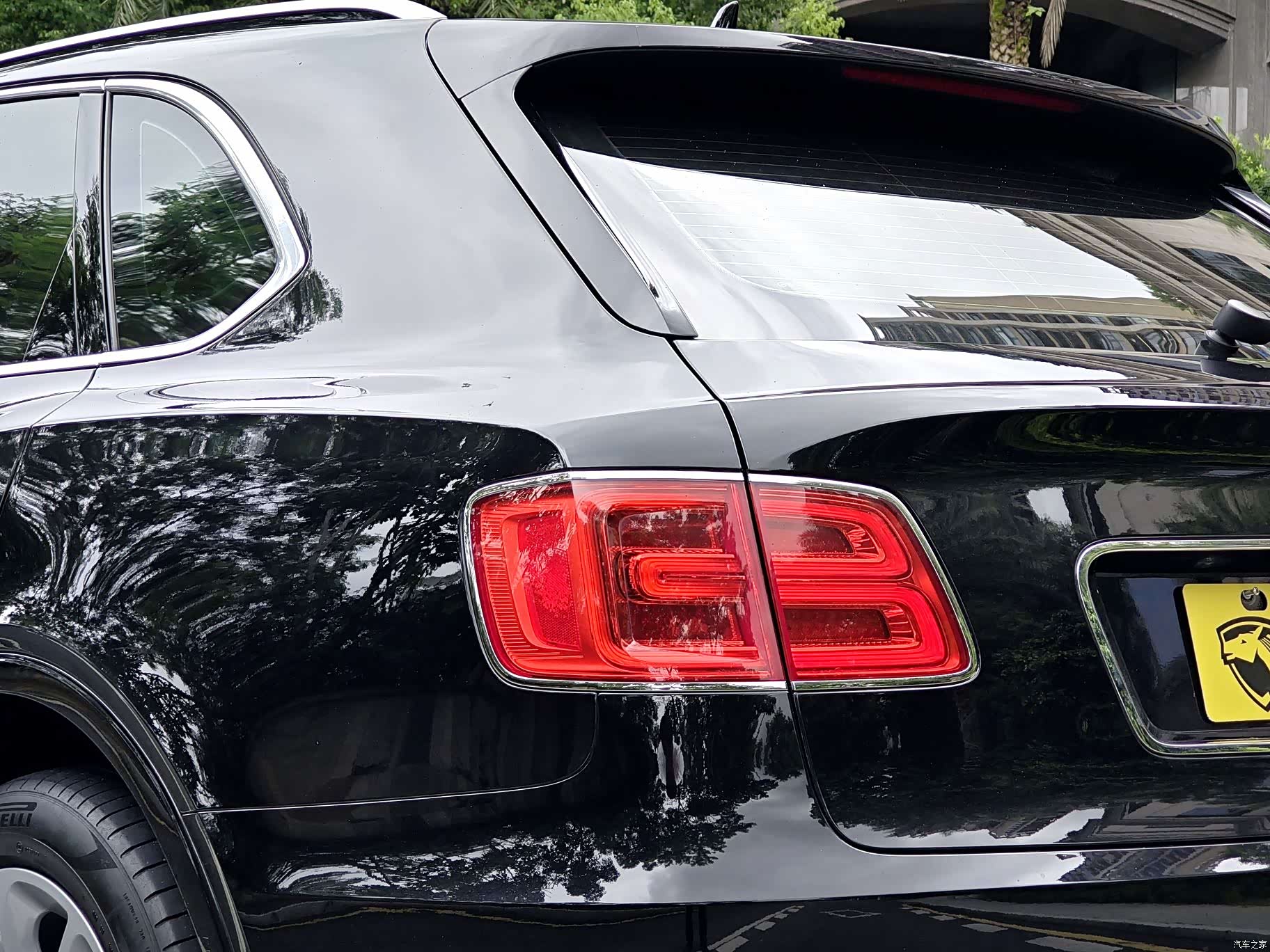 Bentley Bentayga, 2018 26