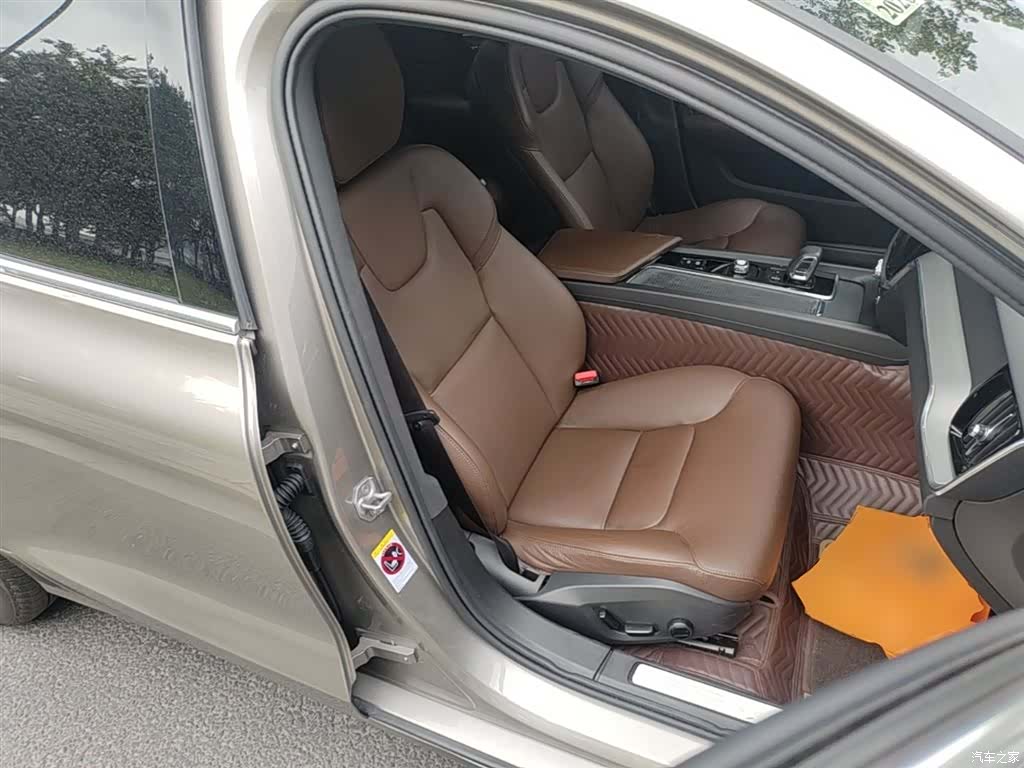 Volvo S60, 2022 25