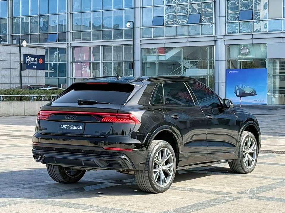 Audi Q8