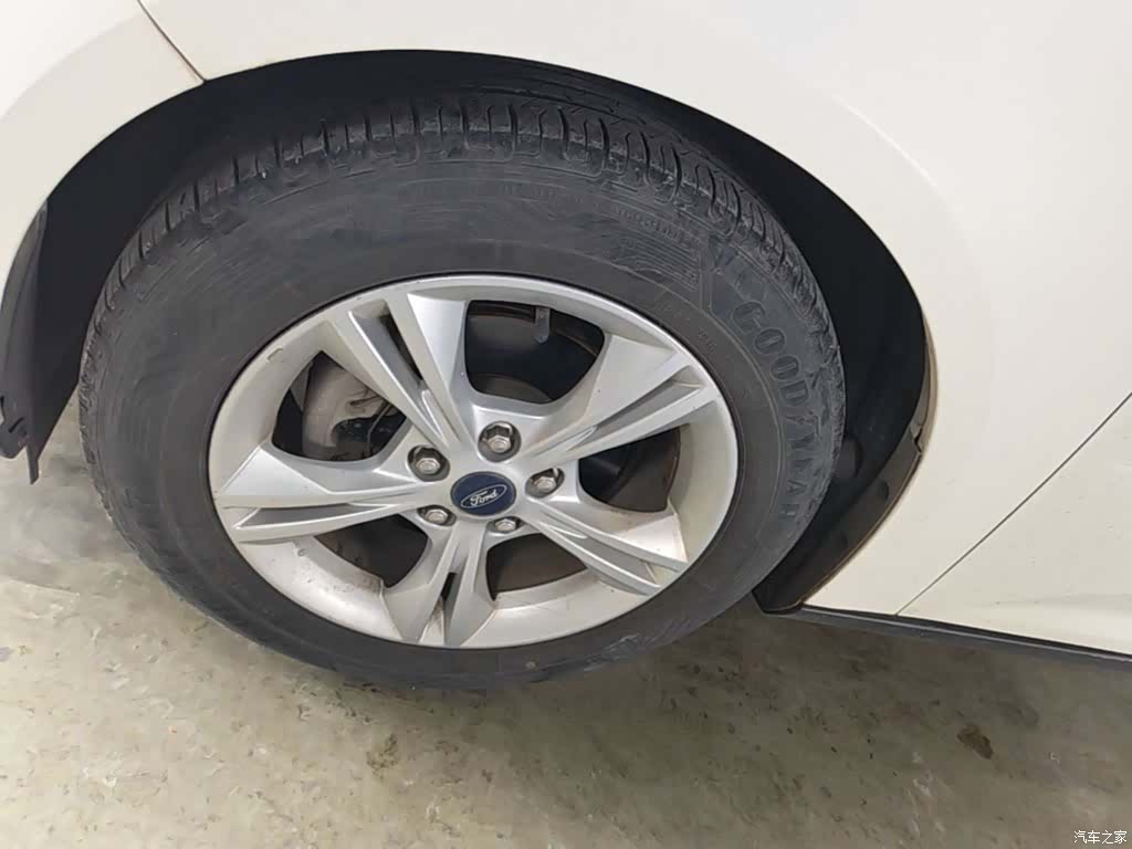 Ford Focus, 2015 25