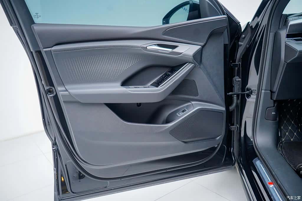 Audi e-tron, 2026 12