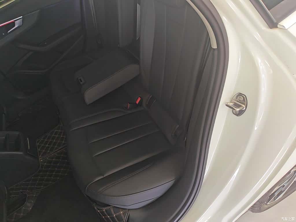 Audi A4L, 2022 17