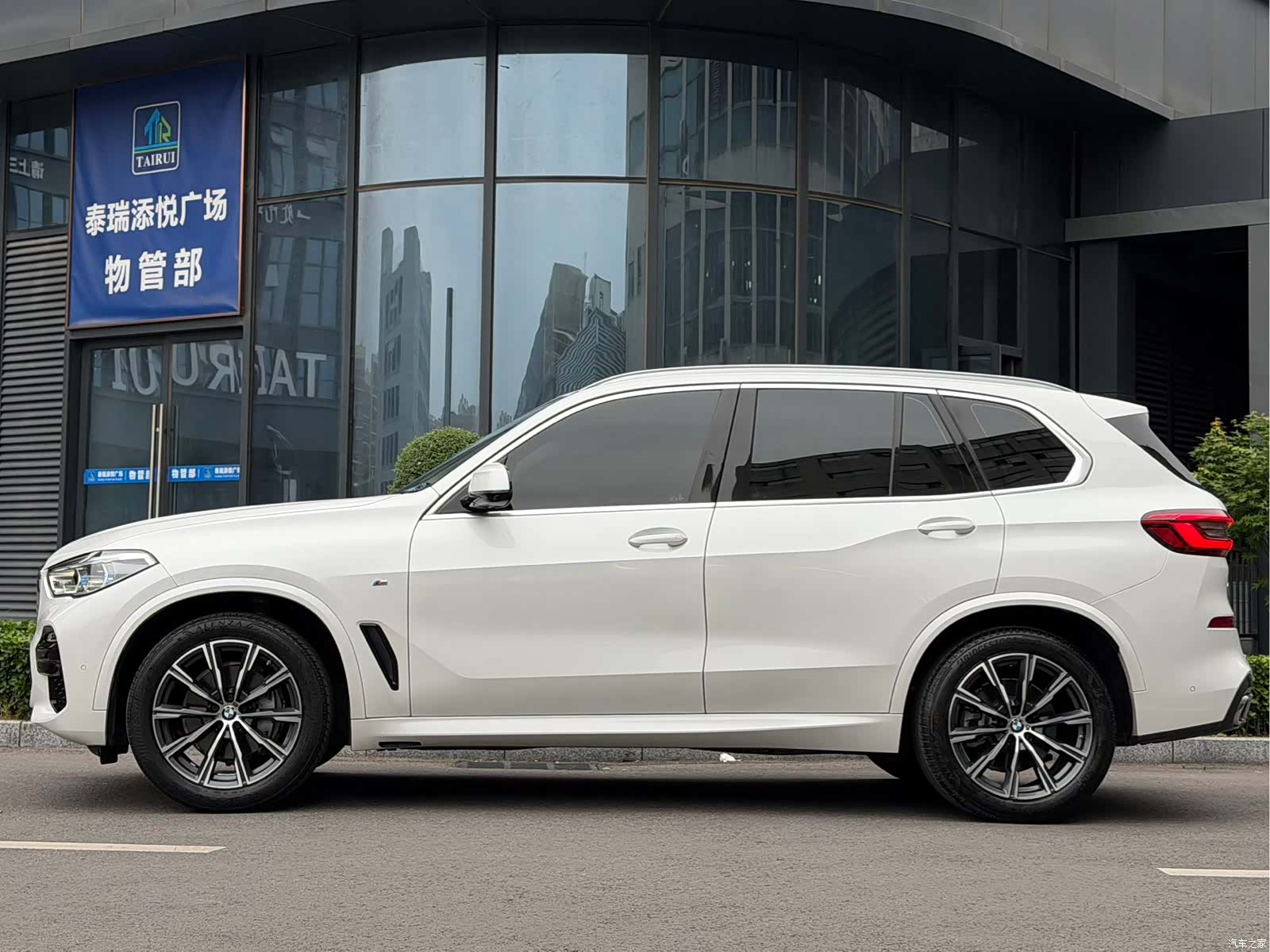 BMW X5, 2019 все фото