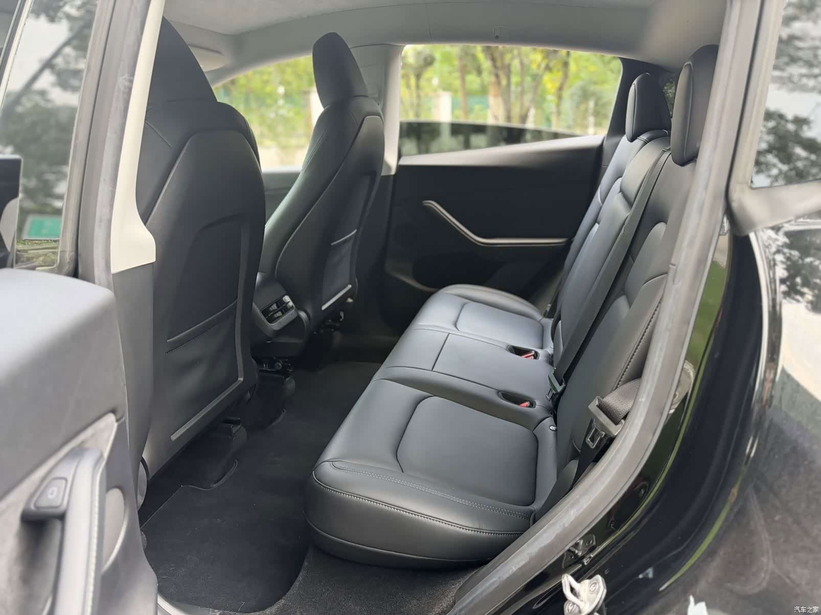 Tesla Model Y, 2022 11