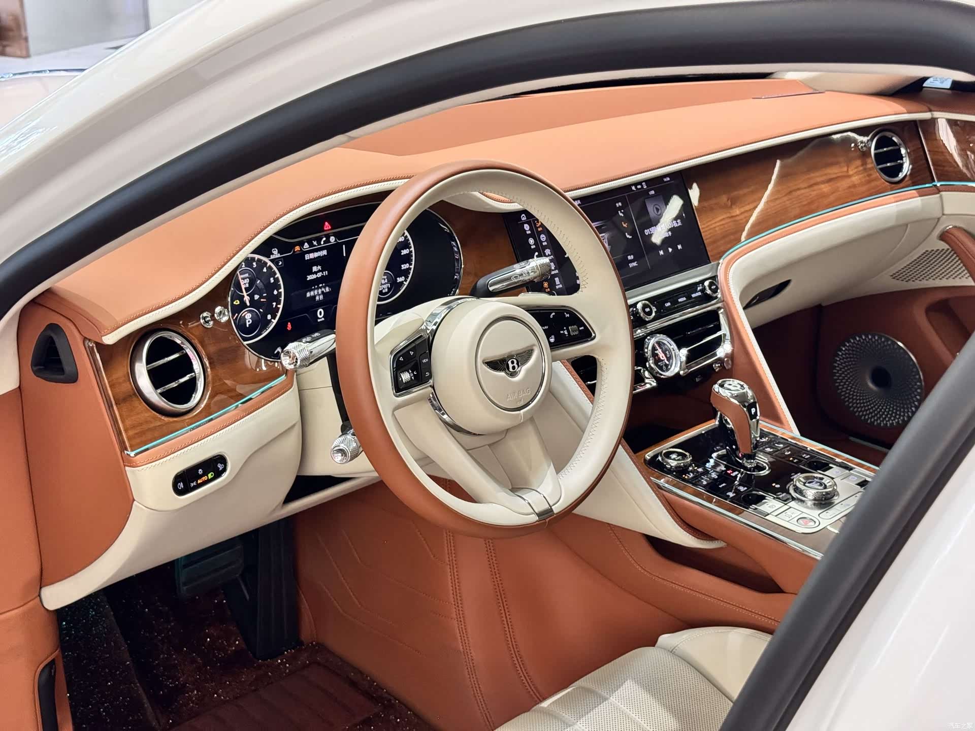 Bentley Flying Spur, 2023 16