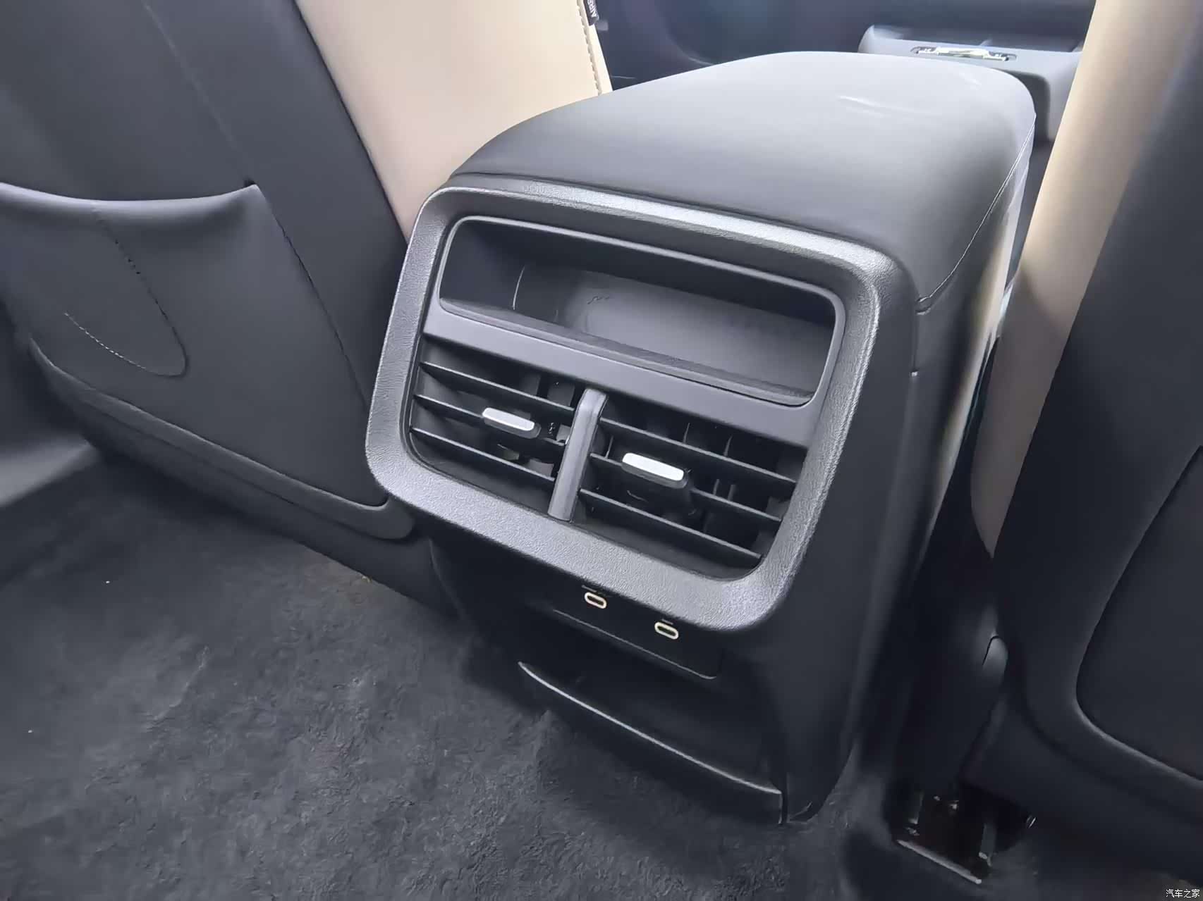Volvo XC70, 2026 11