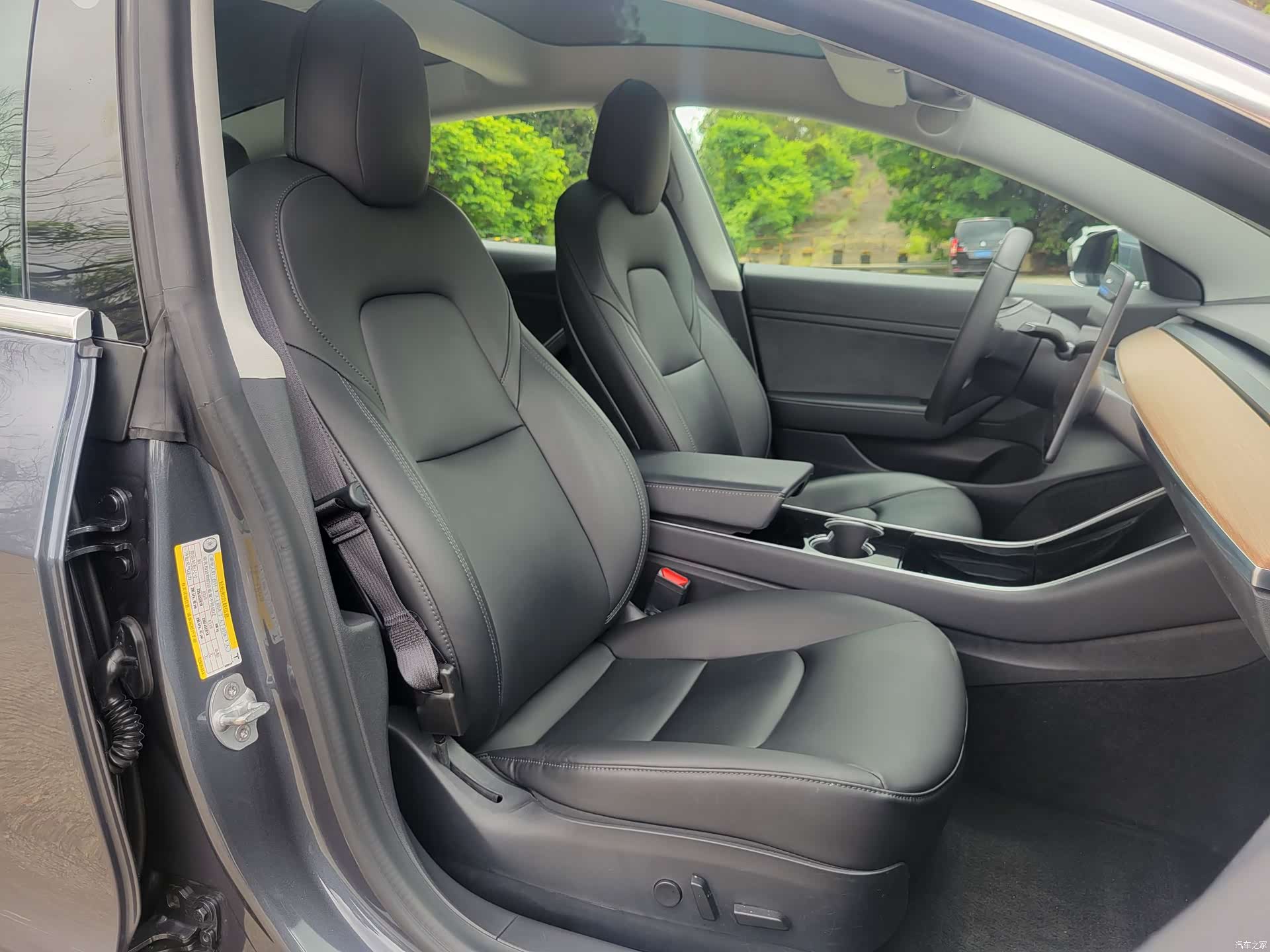 Tesla Model 3, 2020 11