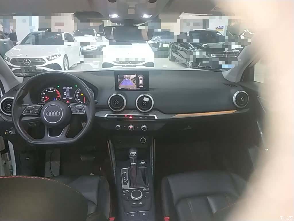 Audi Q2L, 2023 10