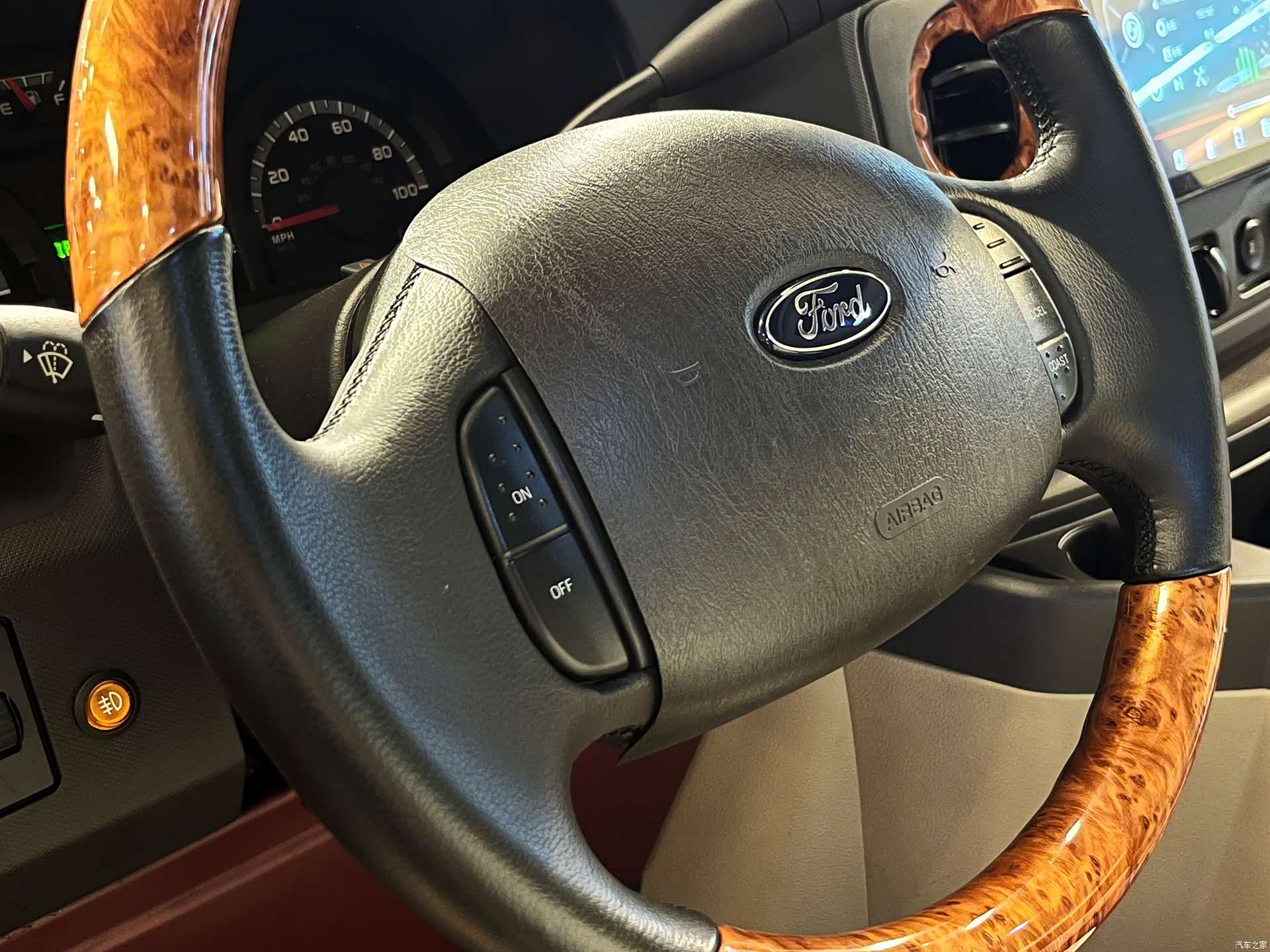 Ford E350, 2016 10