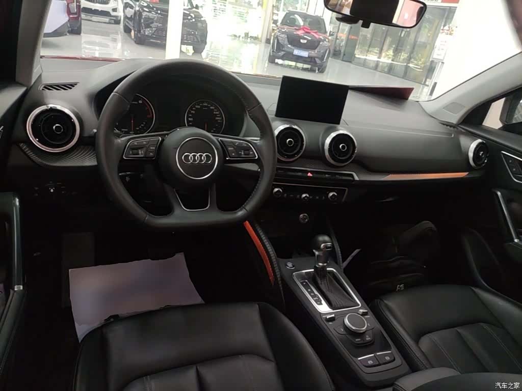 Audi Q2L, 2022 10