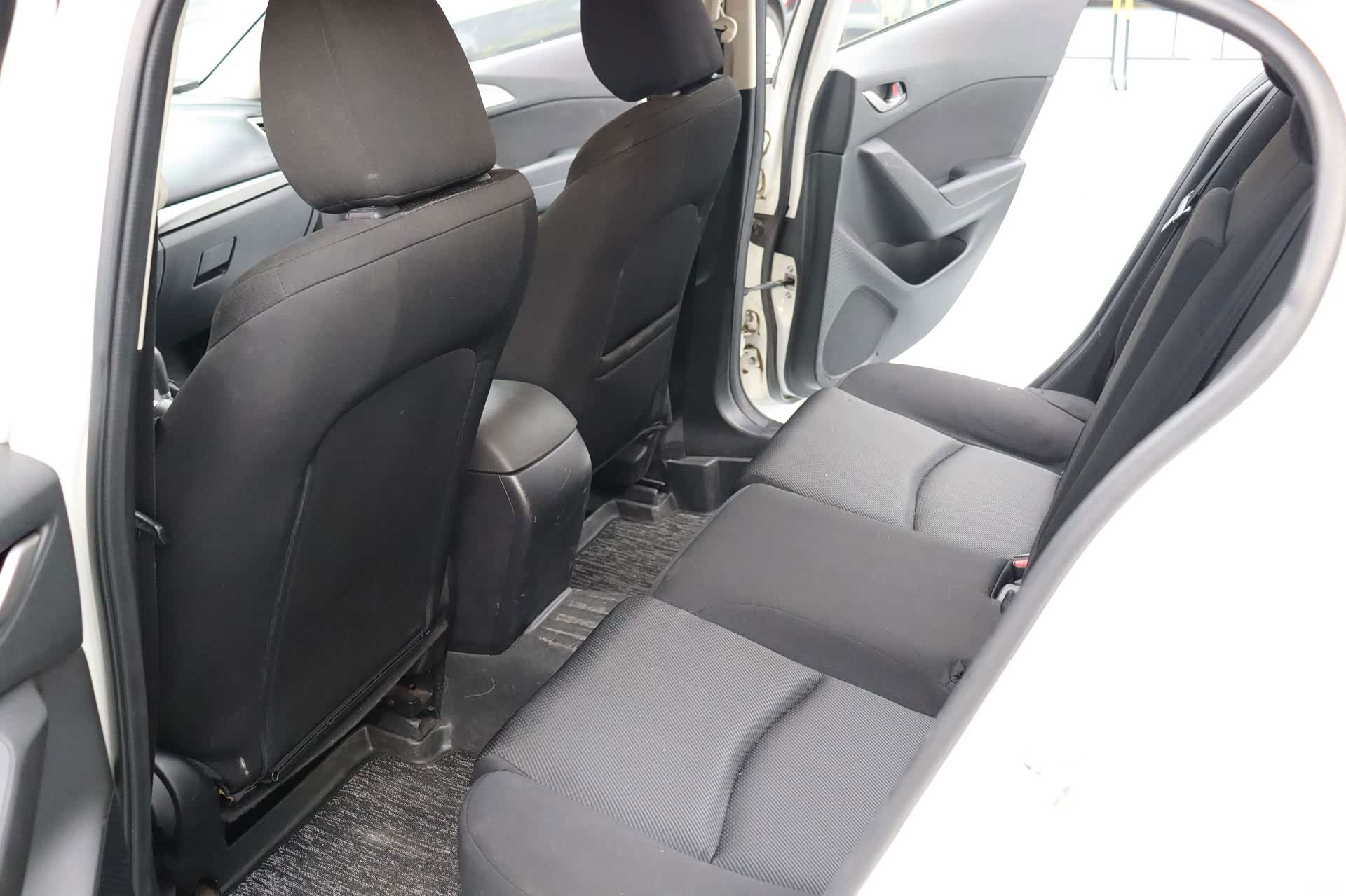 Mazda Mazda3, 2017 9