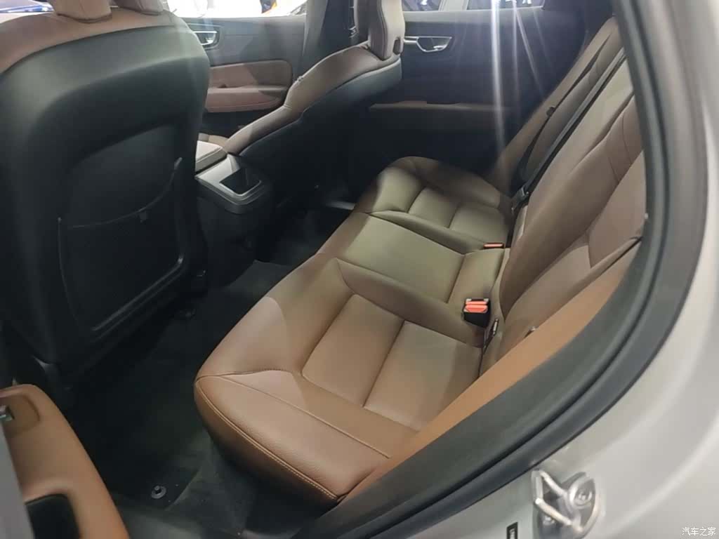Volvo XC60, 2024 17