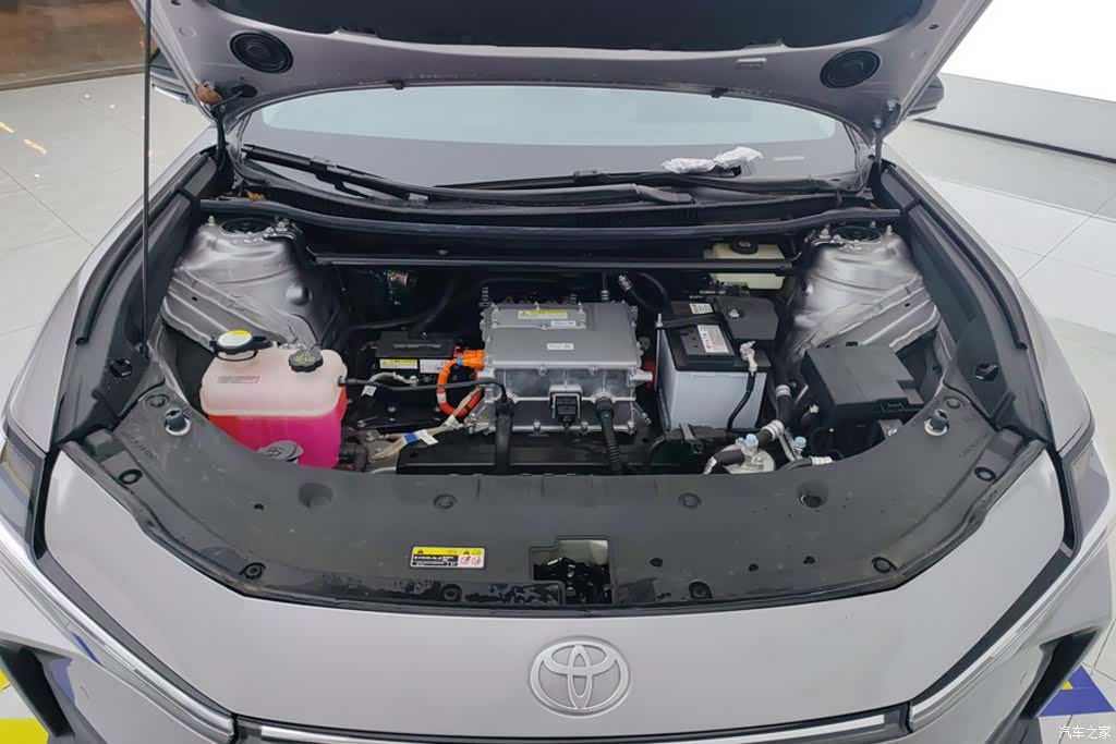 Toyota bZ3, 2026 10