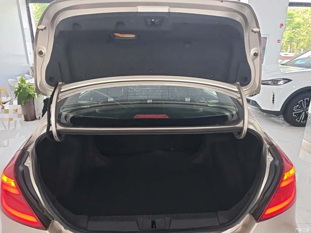 Geely Emgrand, 2017 19