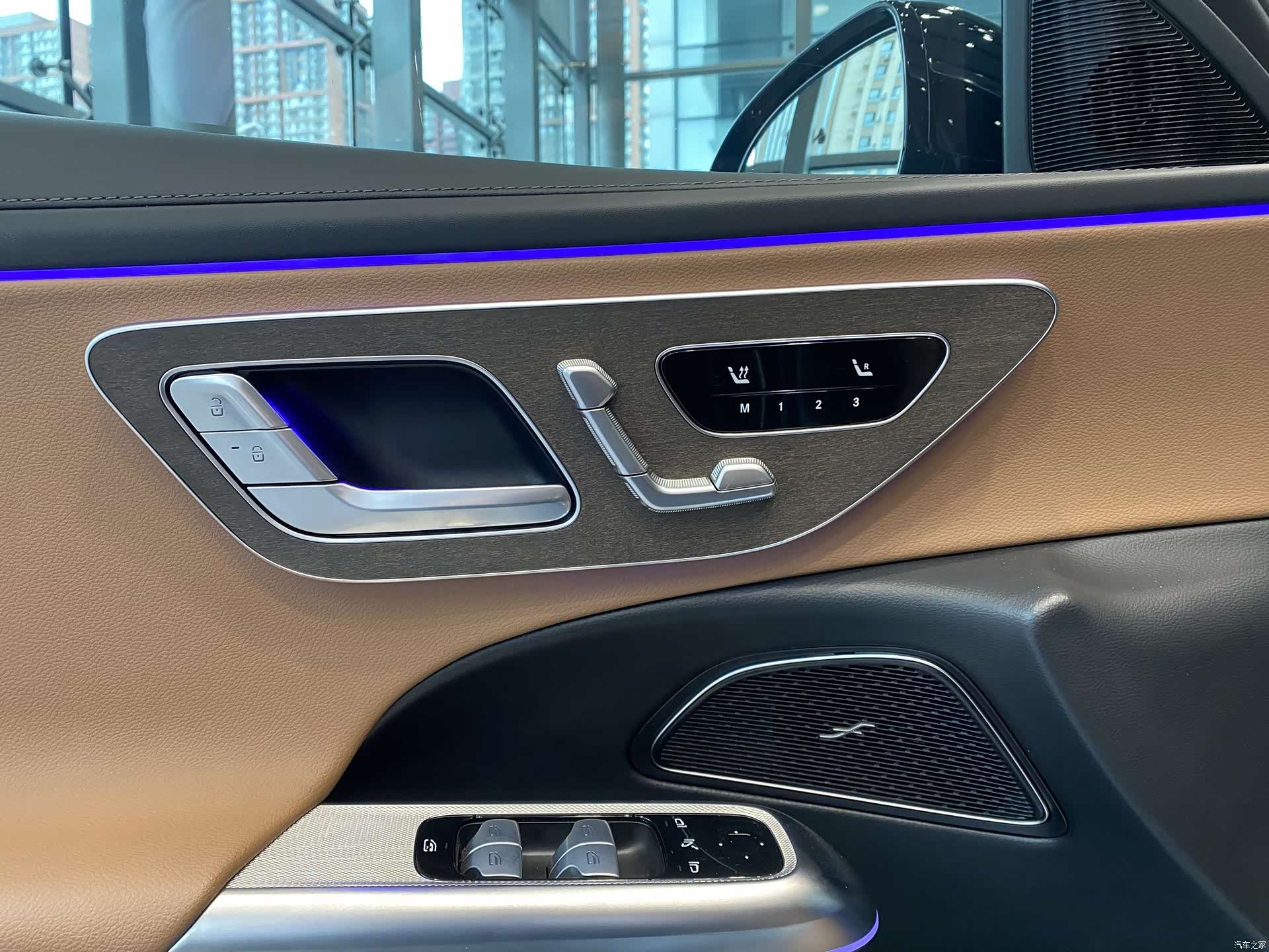 Mercedes-Benz E-Class, 2024 4