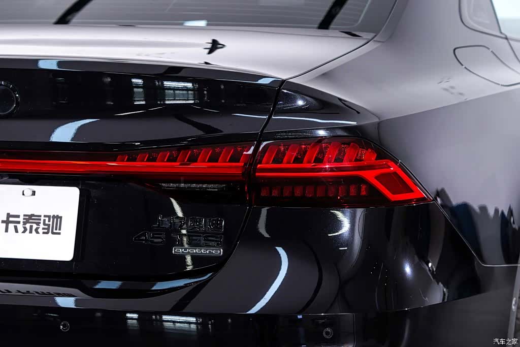 Audi A7L, 2025 11