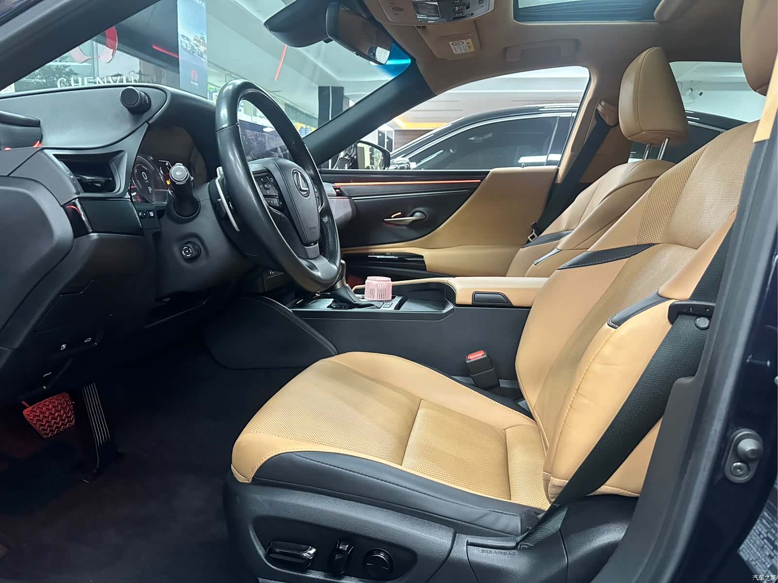 Lexus ES, 2023 9
