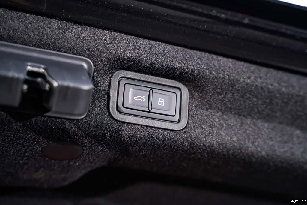 Audi A7L, 2025 32