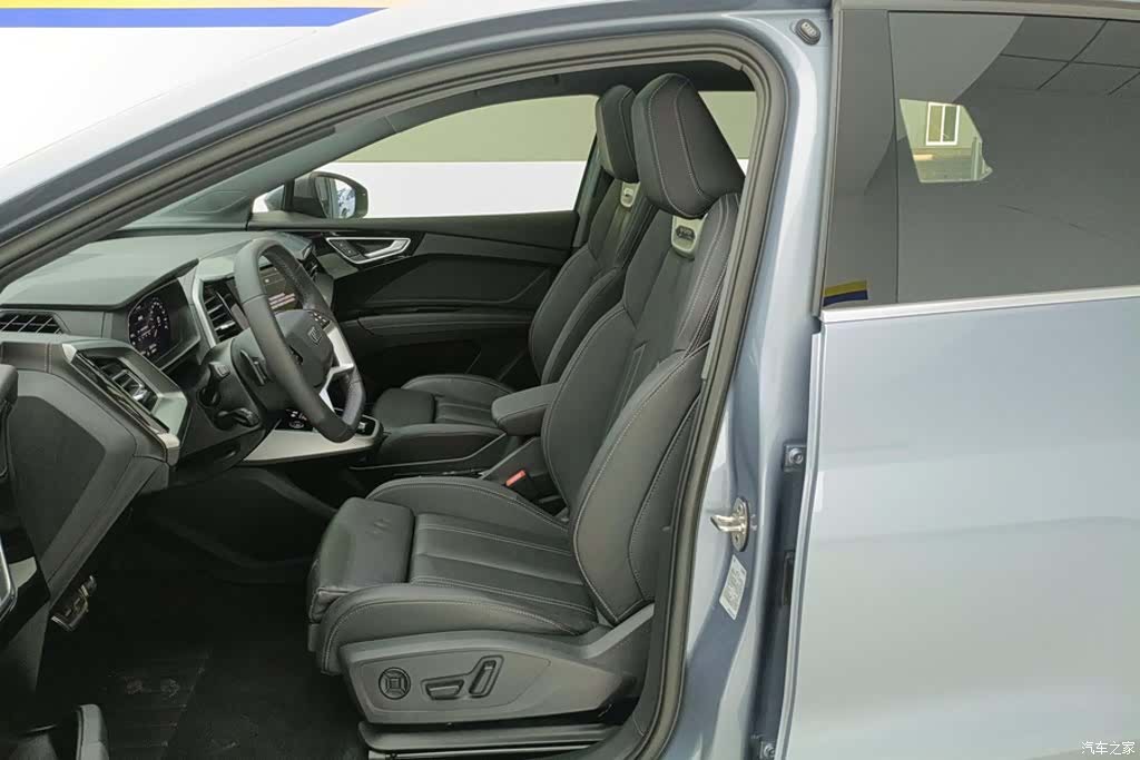 Audi Q4 e-tron, 2022 9
