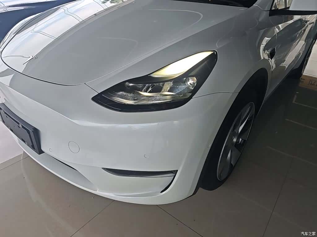 Tesla Model Y, 2021 24