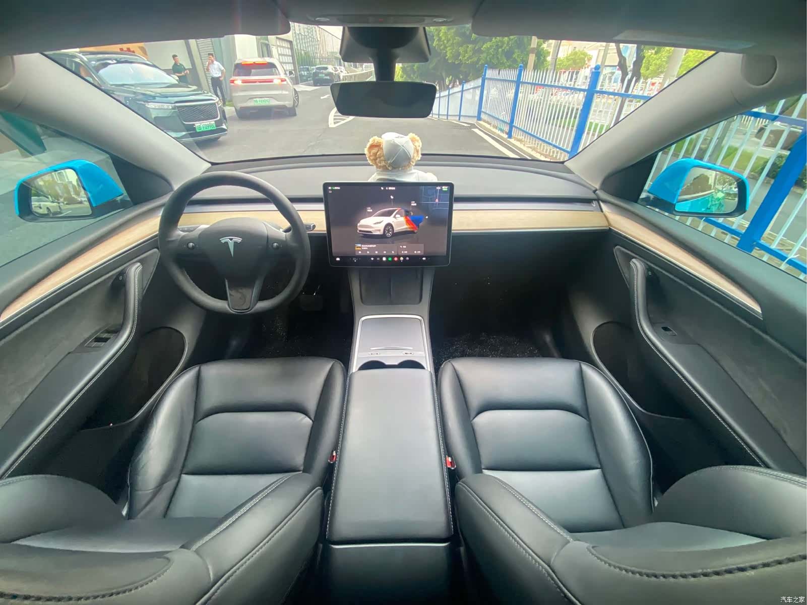 Tesla Model Y, 2023 9