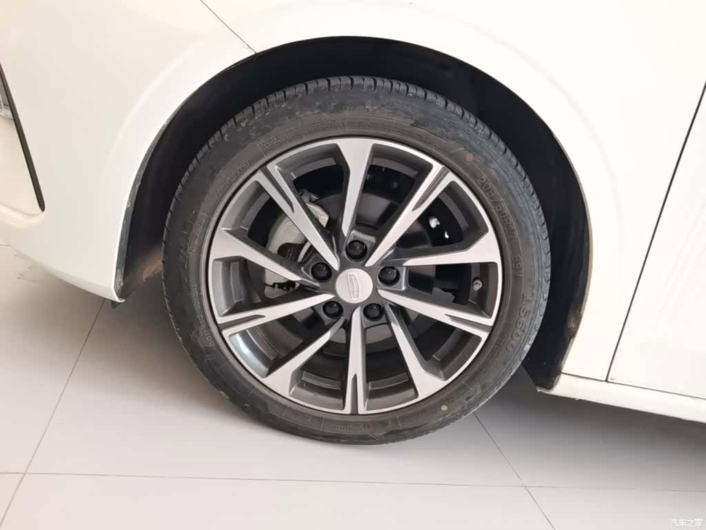 Geely Emgrand, 2024 23