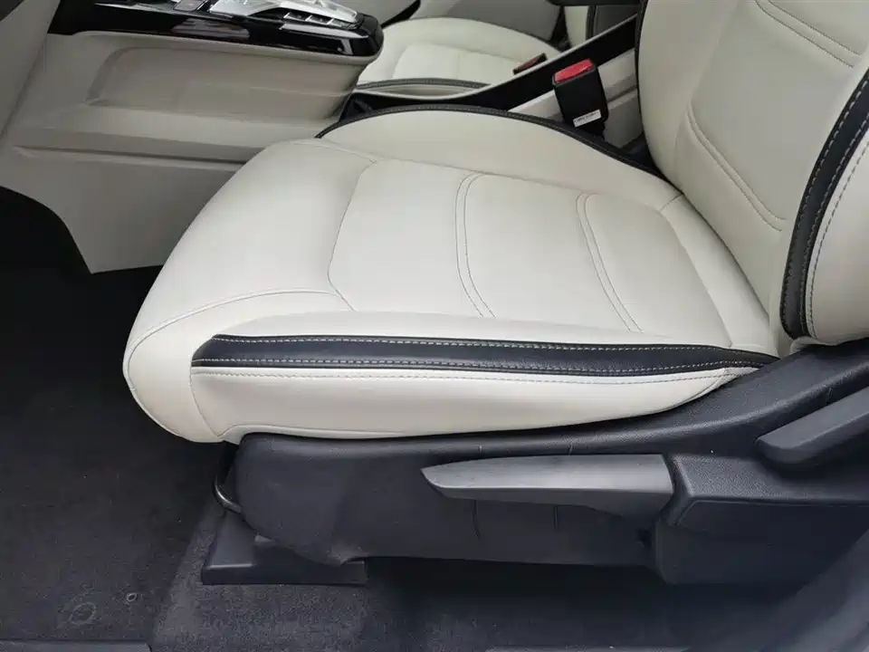 BYD Yuan Pro BYD Yuan Pro