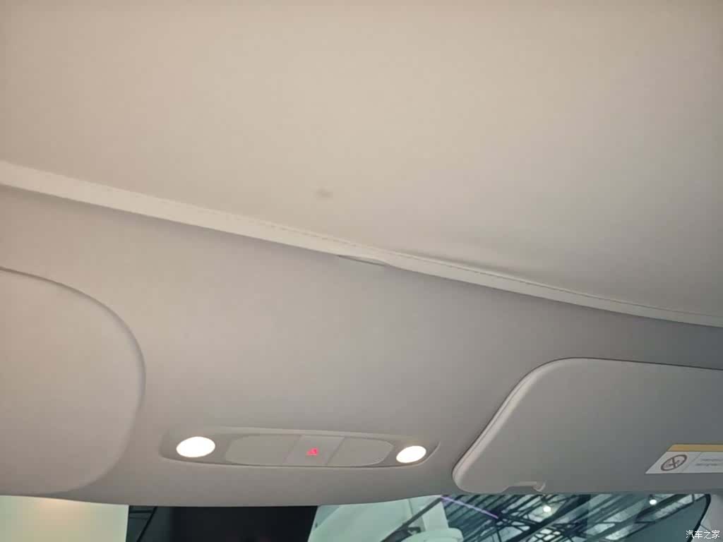 Tesla Model Y, 2024 18