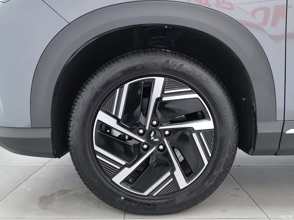 Wuling Starlight, 2025 17