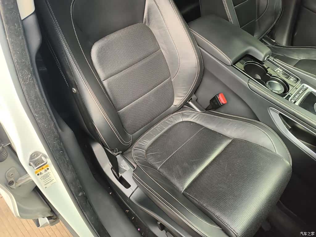 Jaguar F-PACE, 2016 25