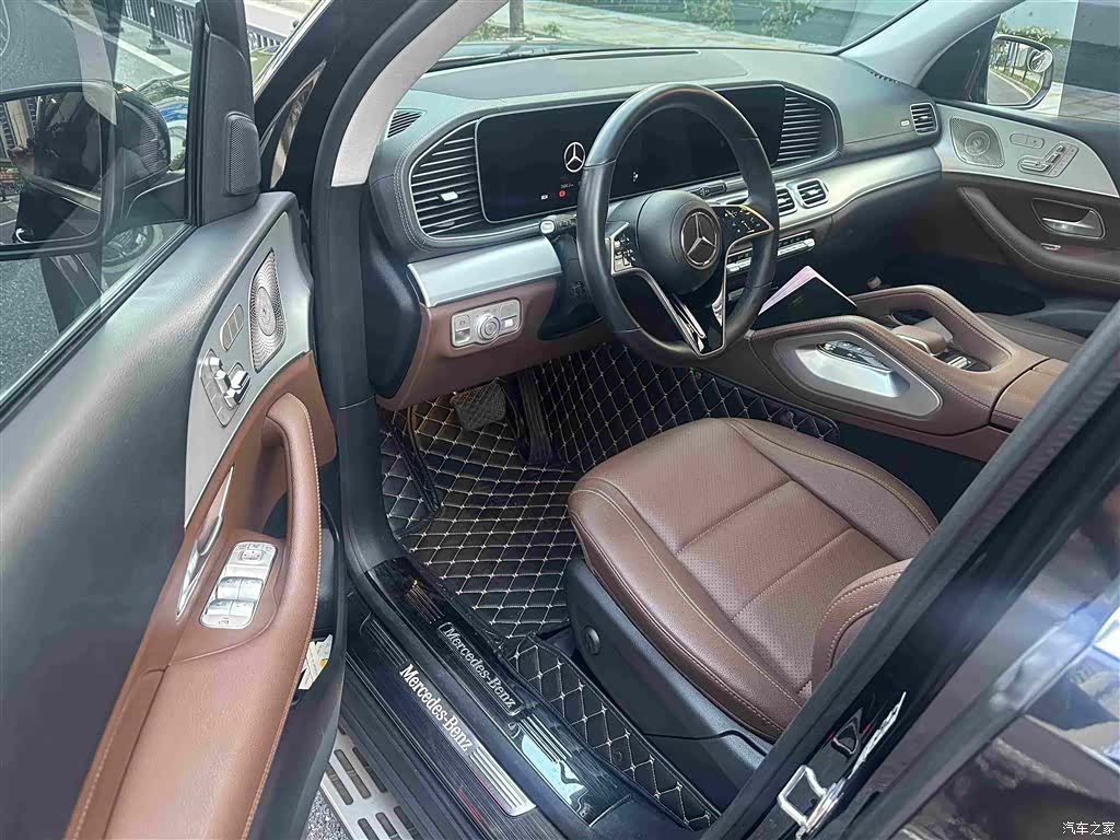 Mercedes-Benz GLS, 2024 3