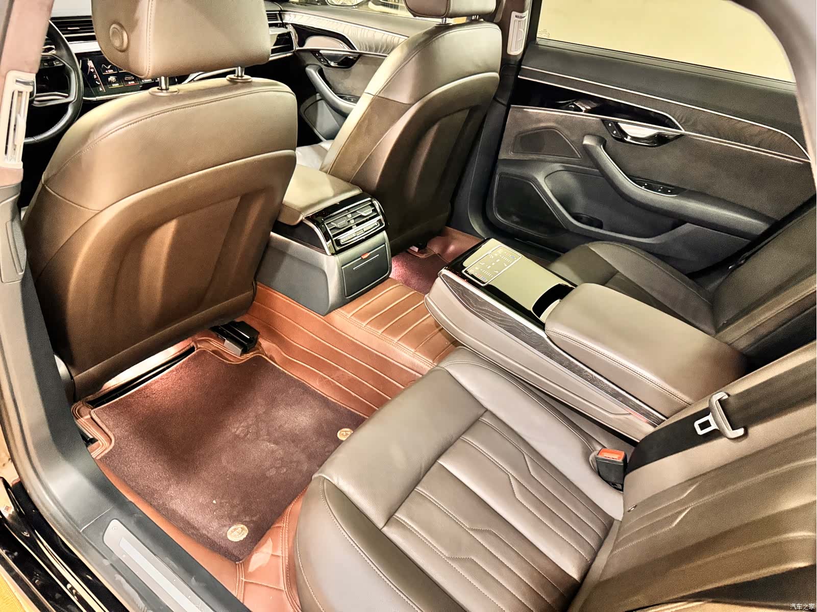Audi A8L, 2019 12