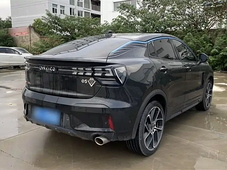 Lynk & Co 05